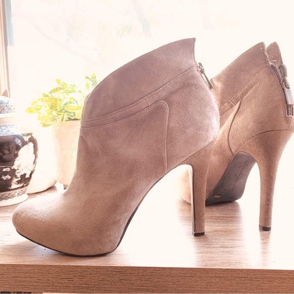 Jessica Simpson Shoes - Jessica Simpson 4’ Platform heels 👠